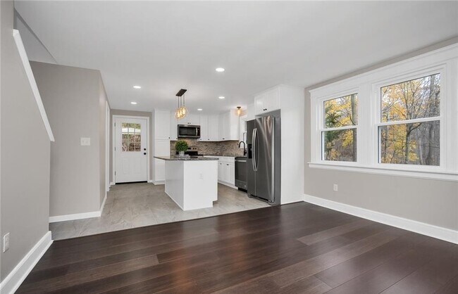 Foto del edificio - 346 Middlebury Rd