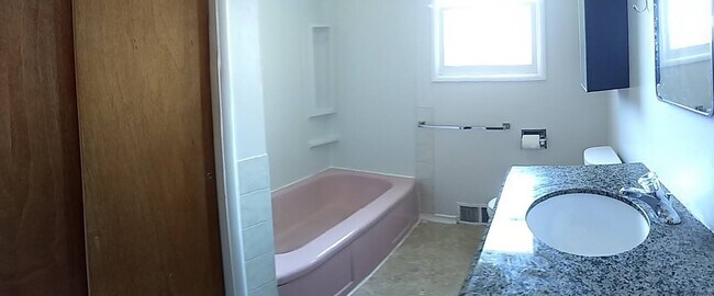 bathroom - 5402 16th Ave SW