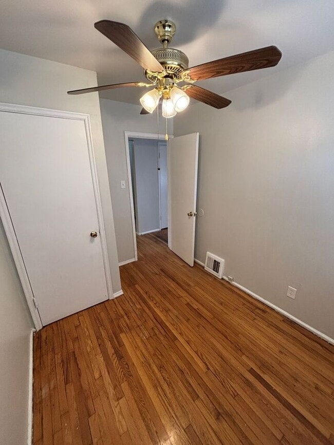 Building Photo - Charming 4-Bedroom Home in a Convenient Lo...