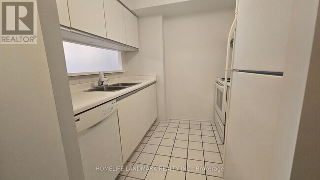 Photo du bâtiment - 117-1117 Gerrard St E