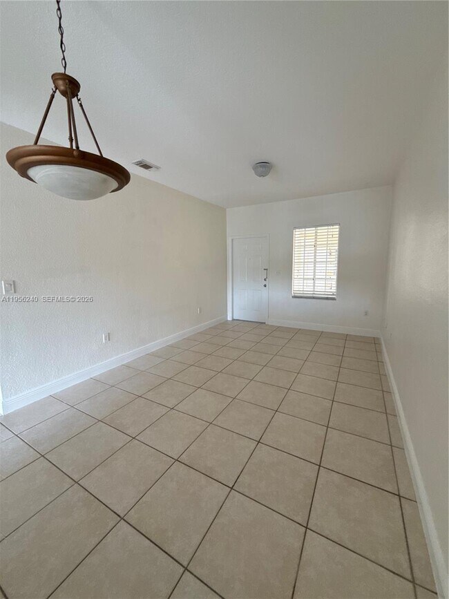 Foto del edificio - 6912 NW 179th St