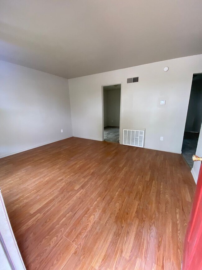 Foto del edificio - 6149-6151 Garfield Ave