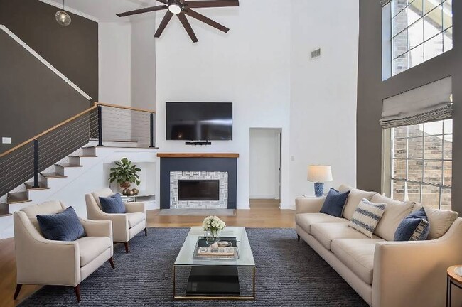 Building Photo - Highly desirable modern home with a pool