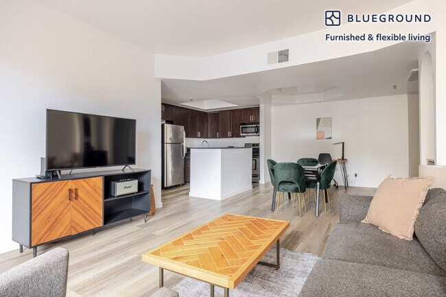 Foto del edificio - 345 Cloverdale Ave