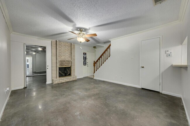 Foto del edificio - 8400 Jamestown Dr