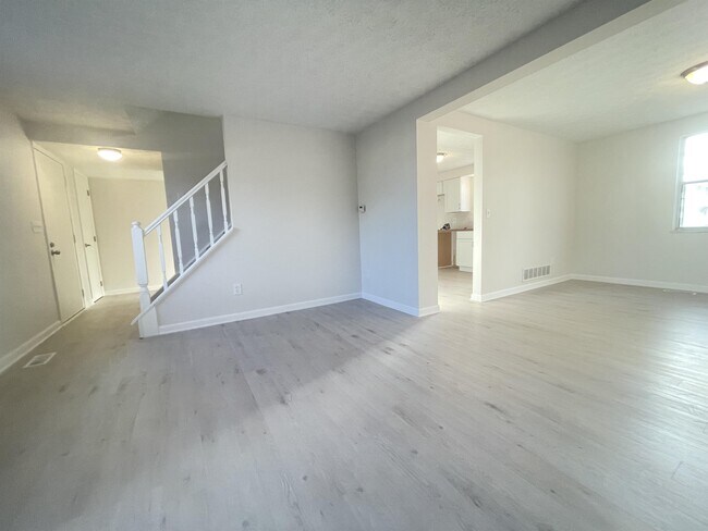 Foto del edificio - 953 S Spring Rd