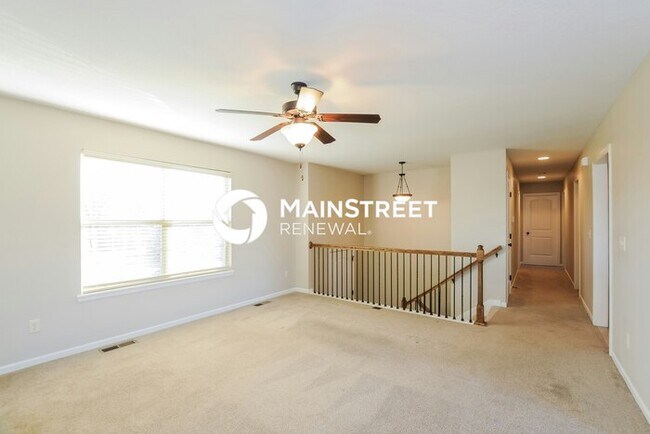 Foto del edificio - 4 Bedroom Pet-Friendly Home in Belton, MO with Main Street Renewal