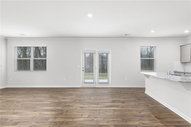 Building Photo - 5370 Swan Ln