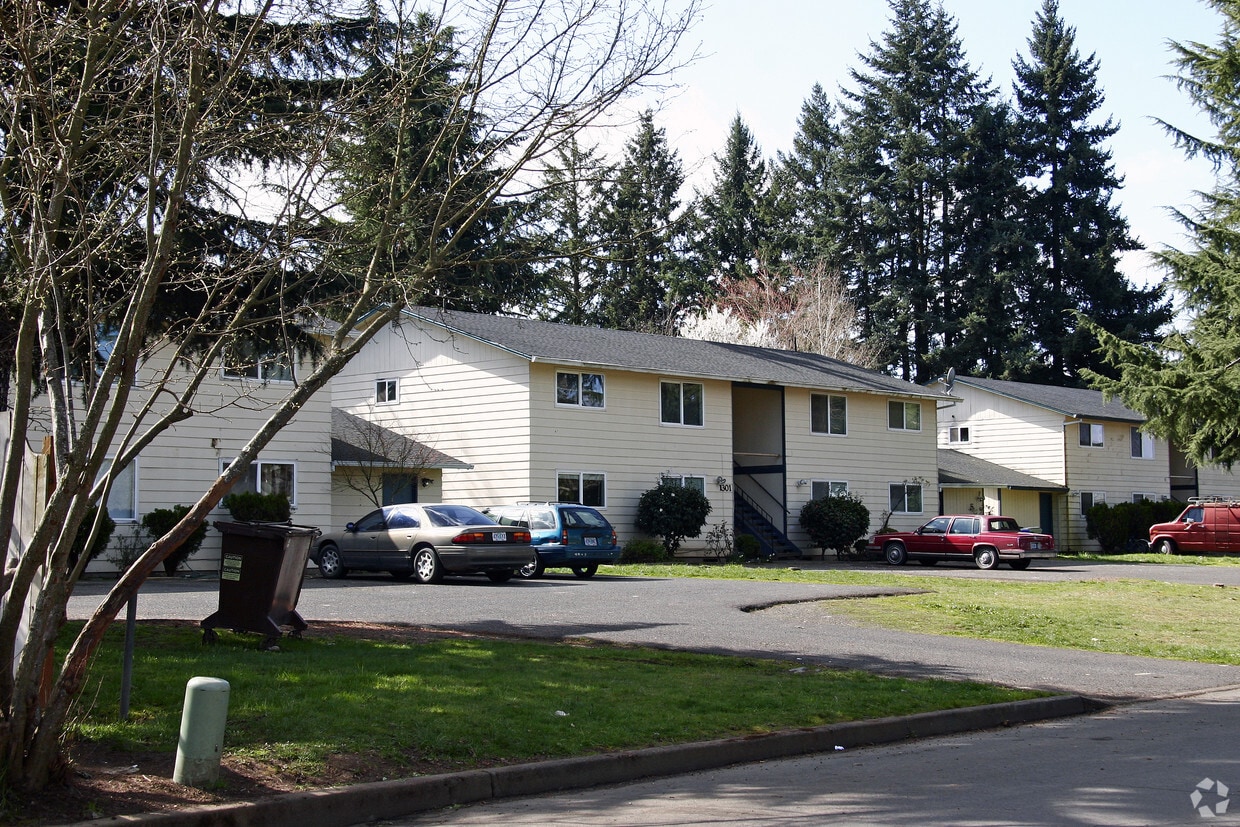 1297 S Ivy St, Cornelius, OR 97113 Apartments in Cornelius, OR