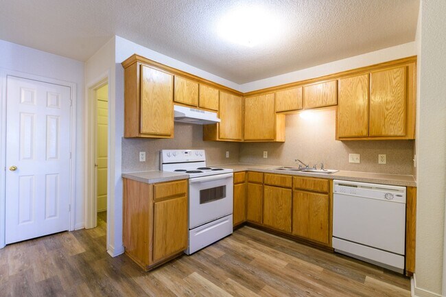 Foto del edificio - SECTION 8 ACCEPTED & RENT SPECIAL - AVAILA...