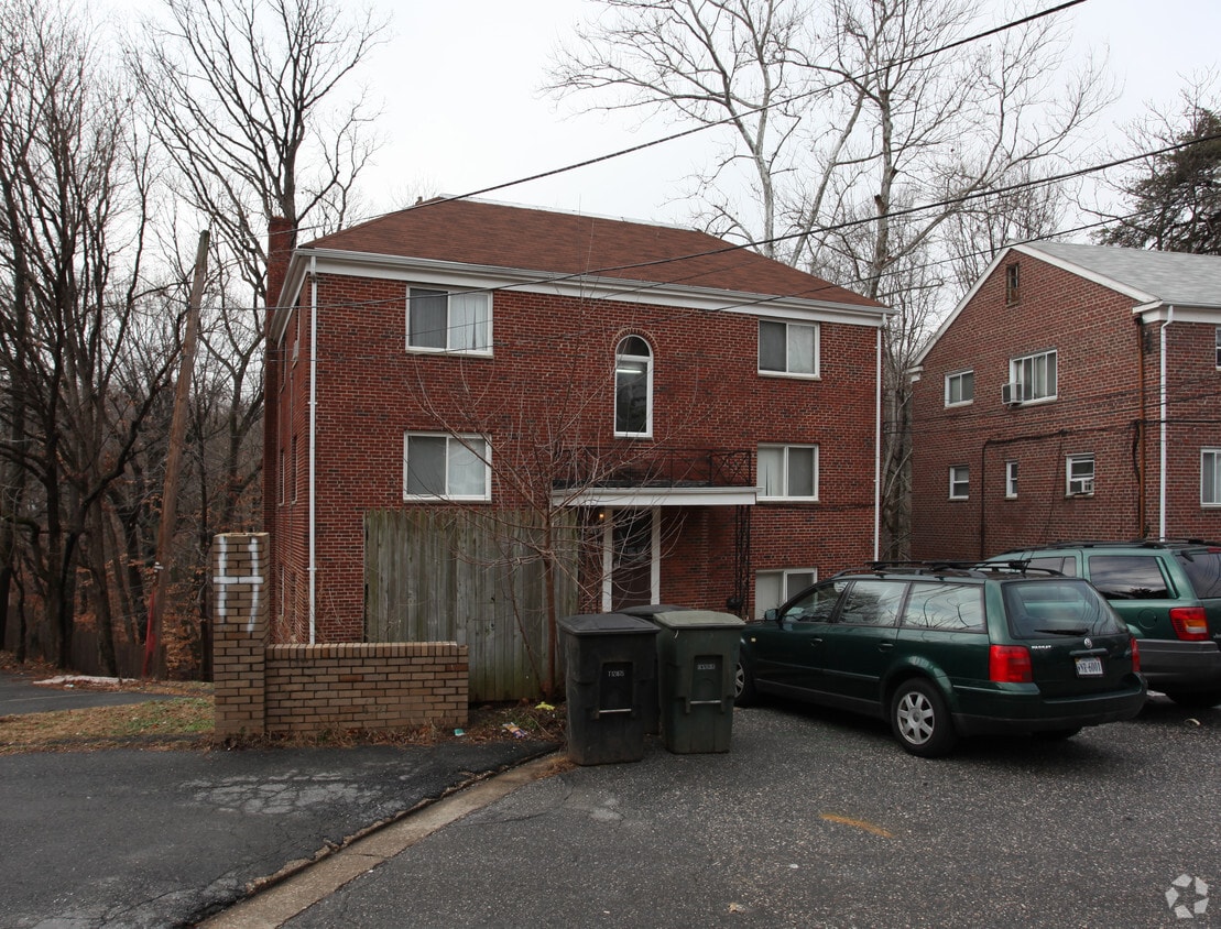 Building Photo - 8202 Houston Ct