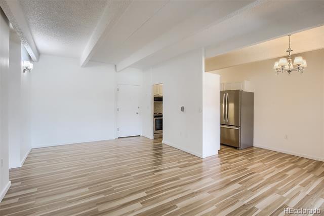 Foto del edificio - 551 N Pearl St