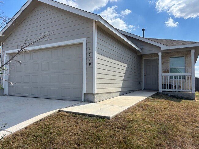 Photo - 3/2 Home Minutes to Ft Sam