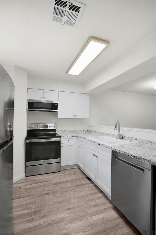 Building Photo - 2076 Mesquite Ln Building Photo - 2076 Mesquite Ln