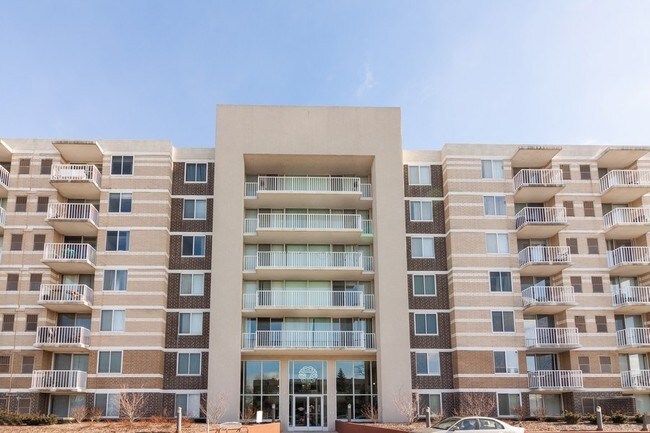 Foto del edificio - 150 W St Charles Rd