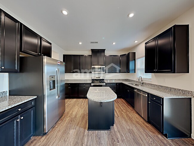 Building Photo - 5018 Twin River Dr