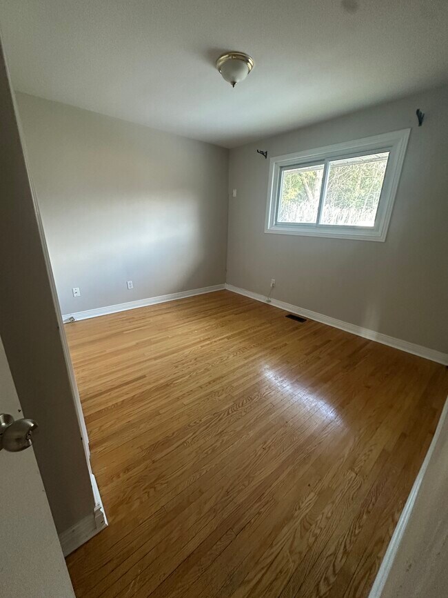 Building Photo - 1072 Olive Av