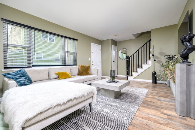 Foto del edificio - 63 Maple Tree Ave