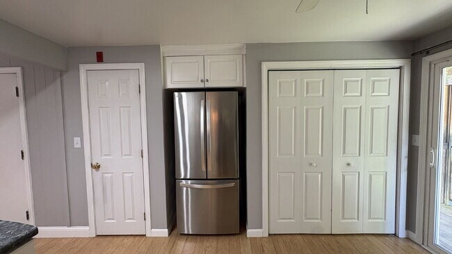 Foto del edificio - Bright & Sunlit 2nd-Floor Unit in Peaceful Kittery Setting!