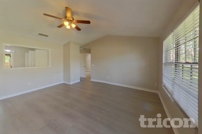 Building Photo - 1715 Farm Way