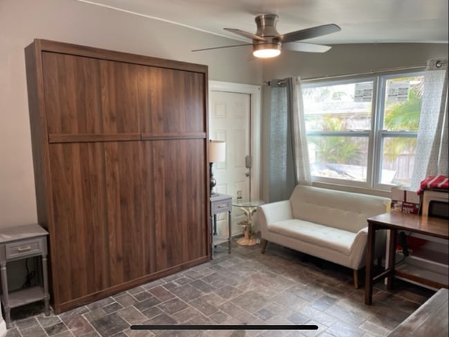 Foto del edificio - 6816 Osborne Dr