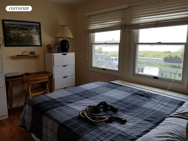 Foto del edificio - 402 W Lake Dr
