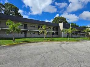 Building Photo - 7900 Fairview Dr