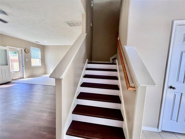 Building Photo - 2811 Hackamore Hollow Ln
