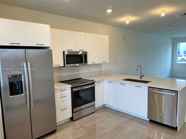 Foto del edificio - 10300 NW 66th St