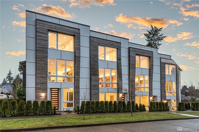Foto del edificio - 6303 Fauntleroy Way SW