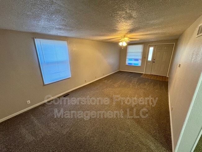 Foto del edificio - 1307 Elm St