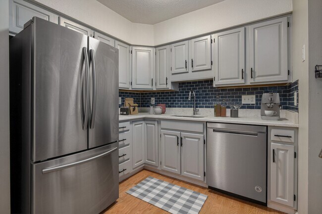 Kitchen - 502 Springbrook Cir