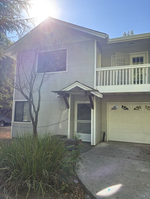 1748 Mount Olive Dr