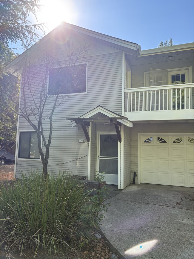 Building Photo - 1748 Mount Olive Dr