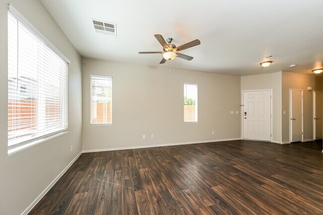 Foto del edificio - 6238 Borland Ct