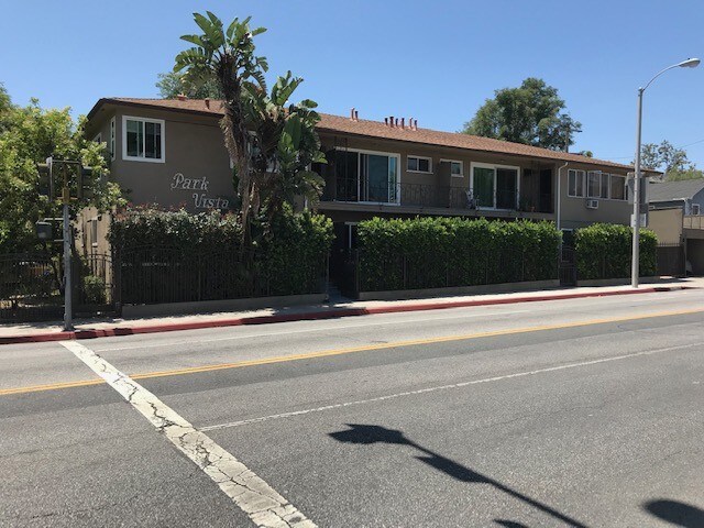 Building Photo - 7400 Fountain Ave