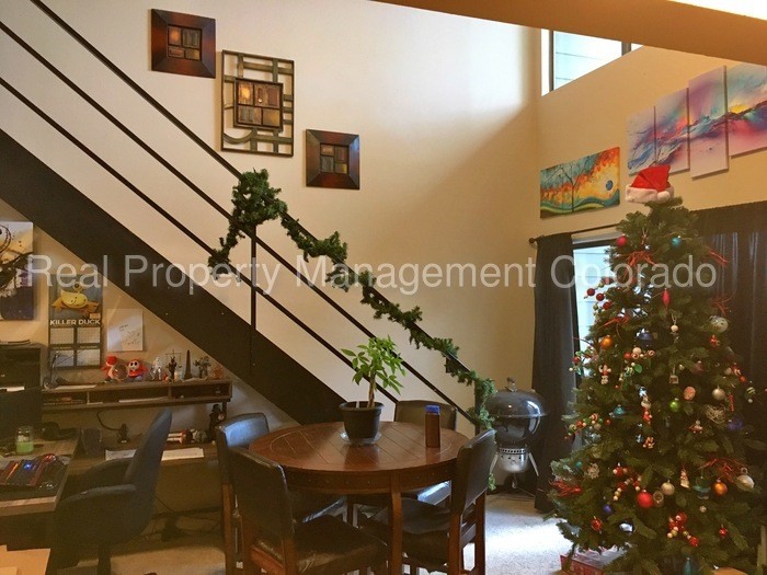Building Photo - Wonderful Condo in AppleTree West Condos!