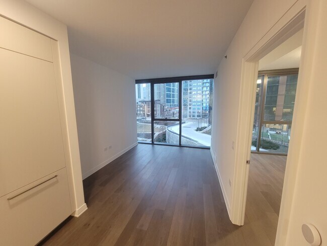 Foto del edificio - 211 N Harbor Dr