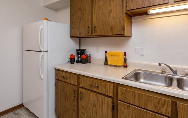 Foto del edificio - 225 Sugar Creek Ln