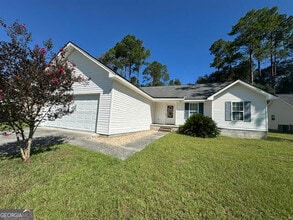 Building Photo - 527 Acorn Ln