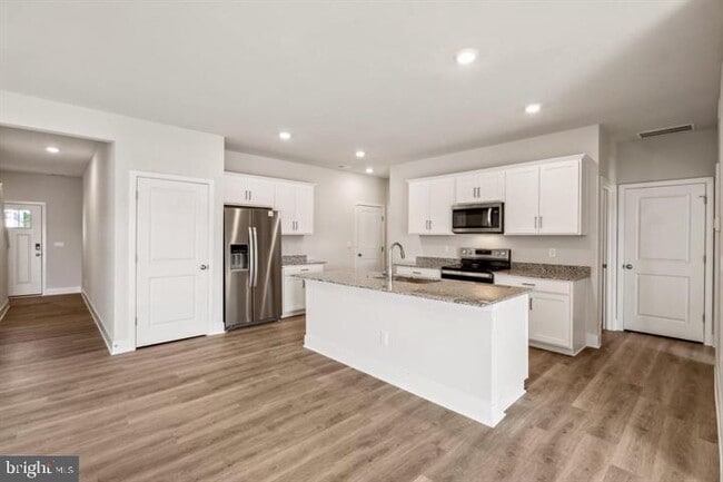 Building Photo - 112 Charing Cross Dr