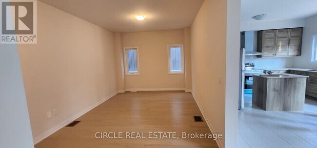 Building Photo - 253 Dingman St