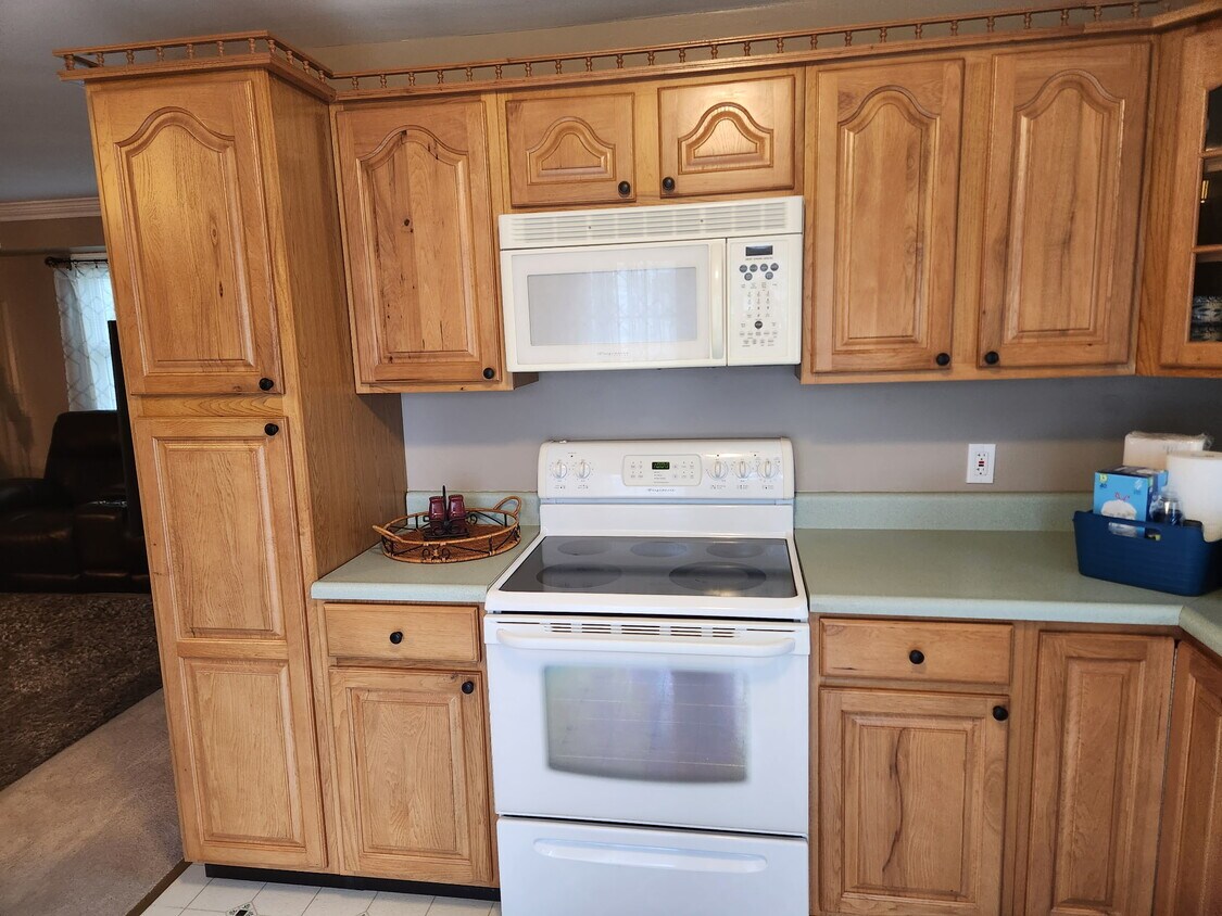 Primary Photo - 1715 Lauterbach Rd