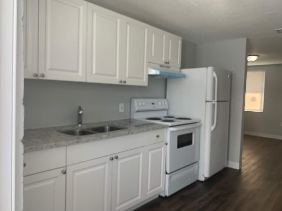 Photo - 415 12th st W-