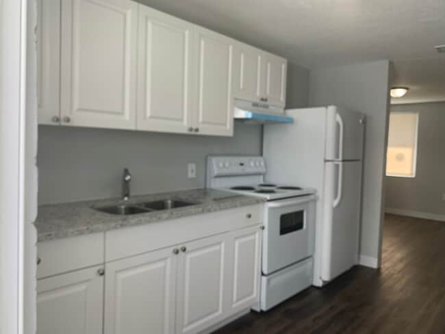 Photo - 415 12th st W- Apartment