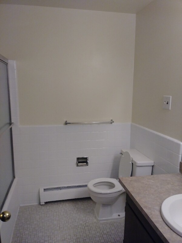 553 E Lewiston Ave Unit 202, Ferndale, MI 48220 Room for Rent in