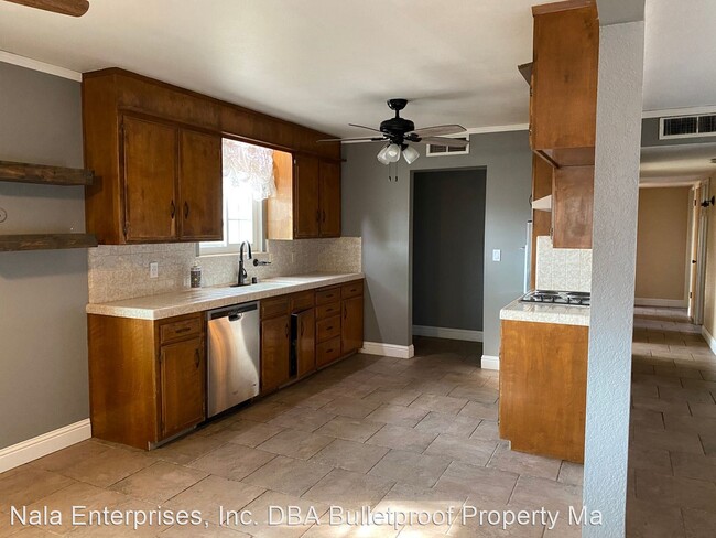 Building Photo - 3 br, 2 bath House - 11430 E. Saginaw Ave.