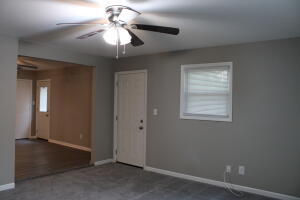 Foto del edificio - 2218 Baxter Ct