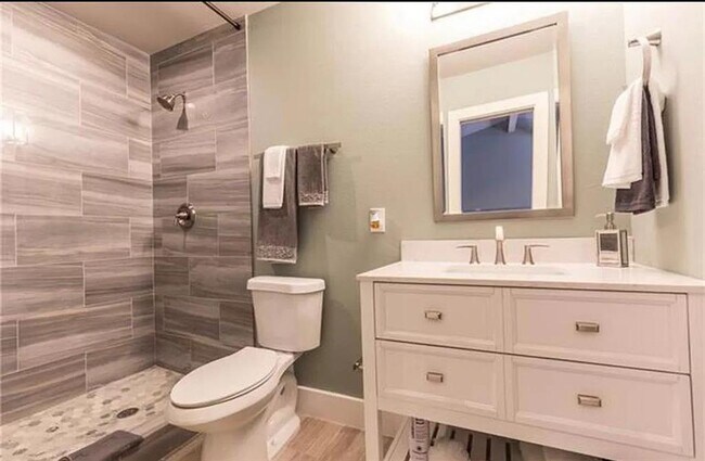 Foto del edificio - 5704 Gloucester Ln