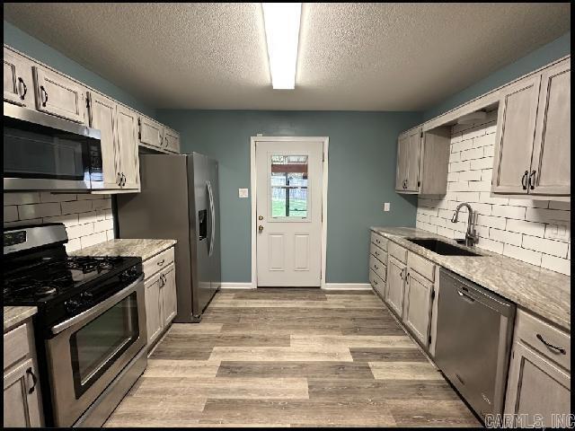 Foto del edificio - 2704 Timbermist Cir